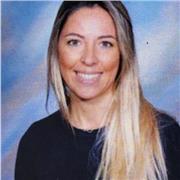 Maestra titulada en Primaria, con más de 4 años de experiencia en educación pública y más de 10 en refuerzo al estudio.